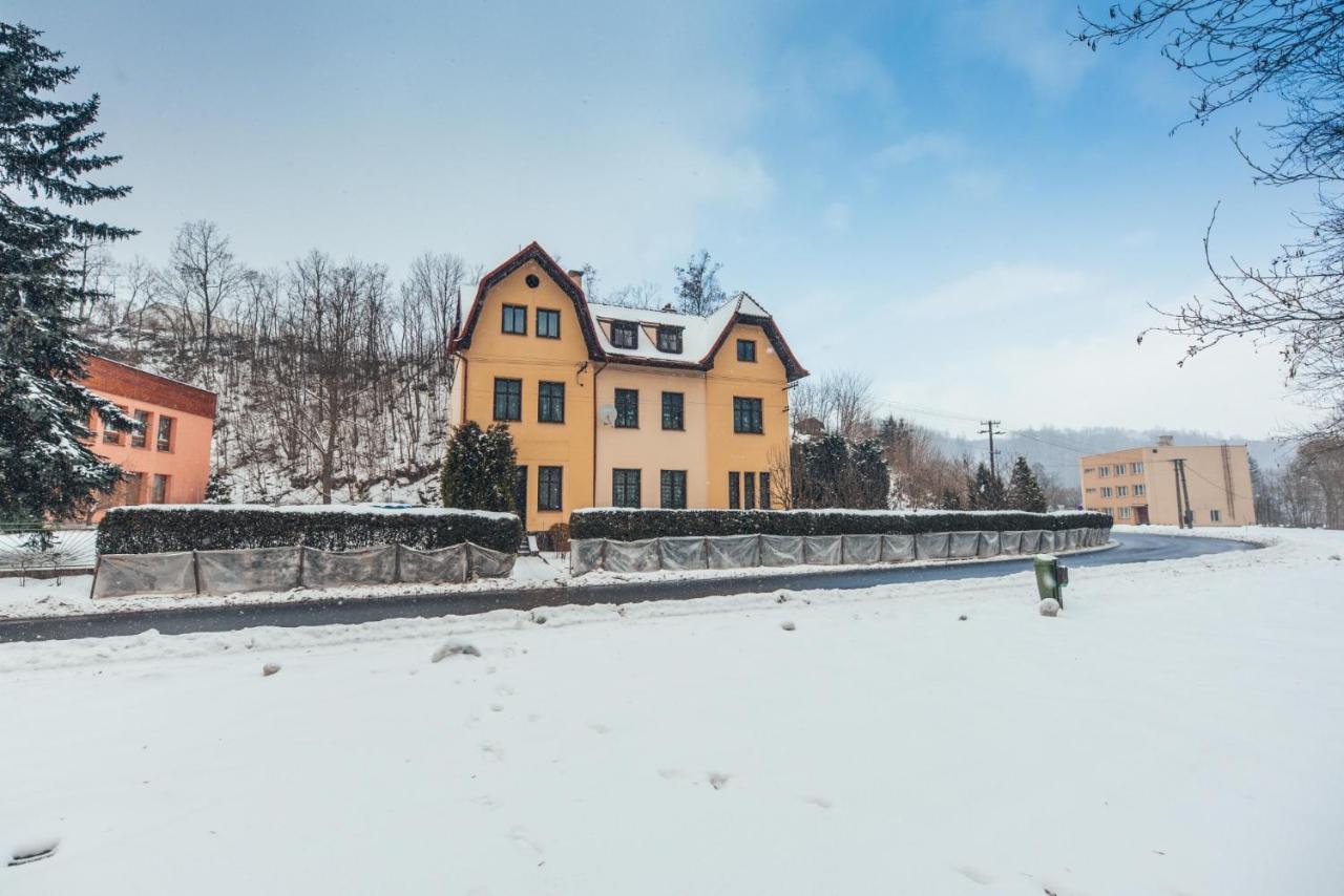 Schupplerova Vila Hostejn Exterior foto