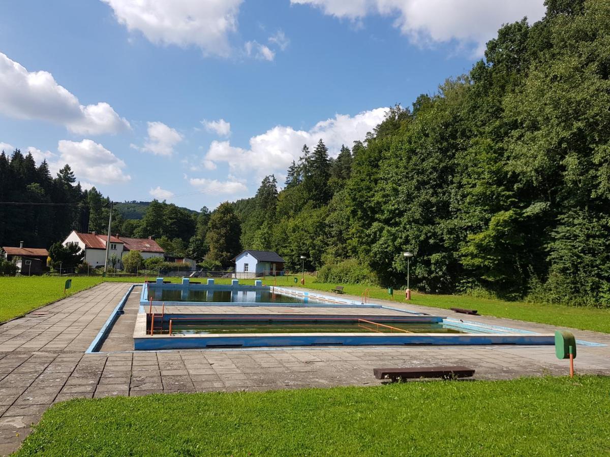 Schupplerova Vila Hostejn Exterior foto